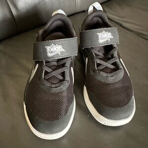 Nike Kids Black and White Sneakers